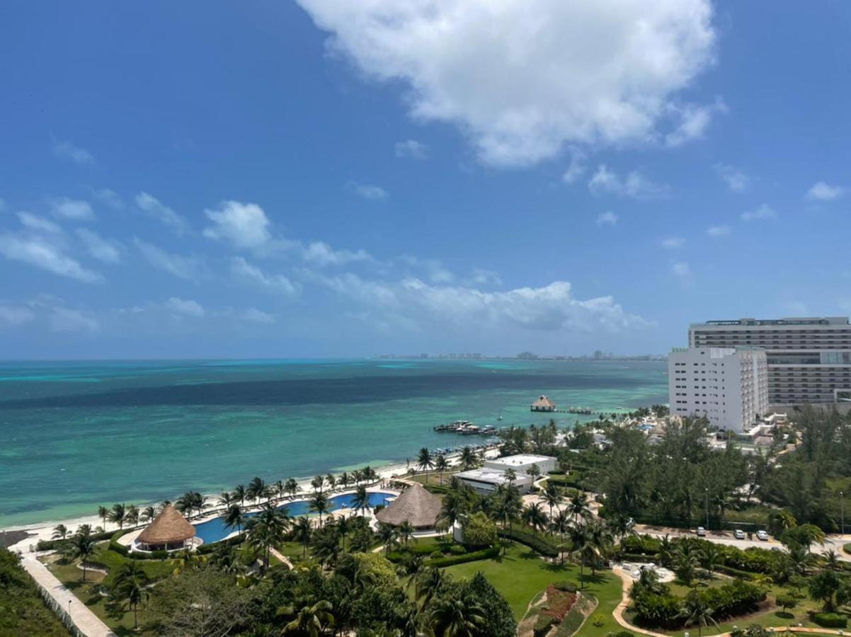 Beachfront Luxury Apartments Cancun Exterior photo